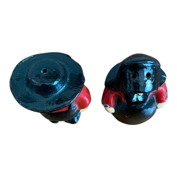 Vintage Amish Salt & Pepper Shakers Red Black Cast Iron Amish Couple Shakers Set - Picture 3 of 7